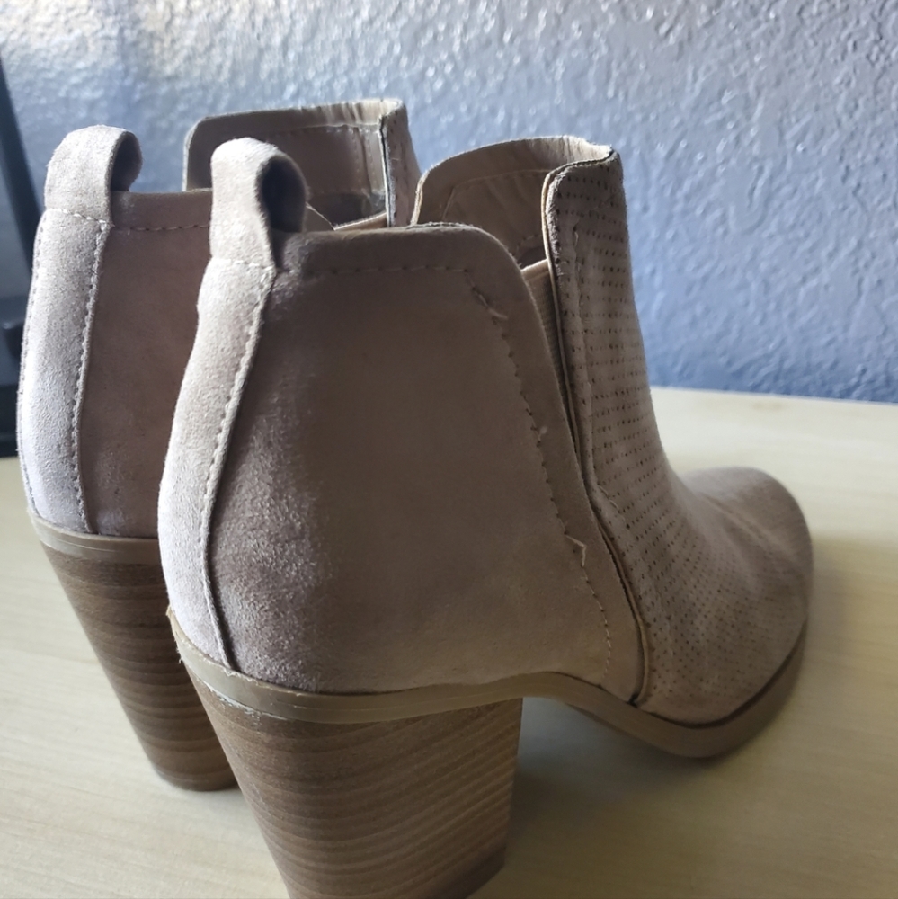 Universal Thread Booties - image 2